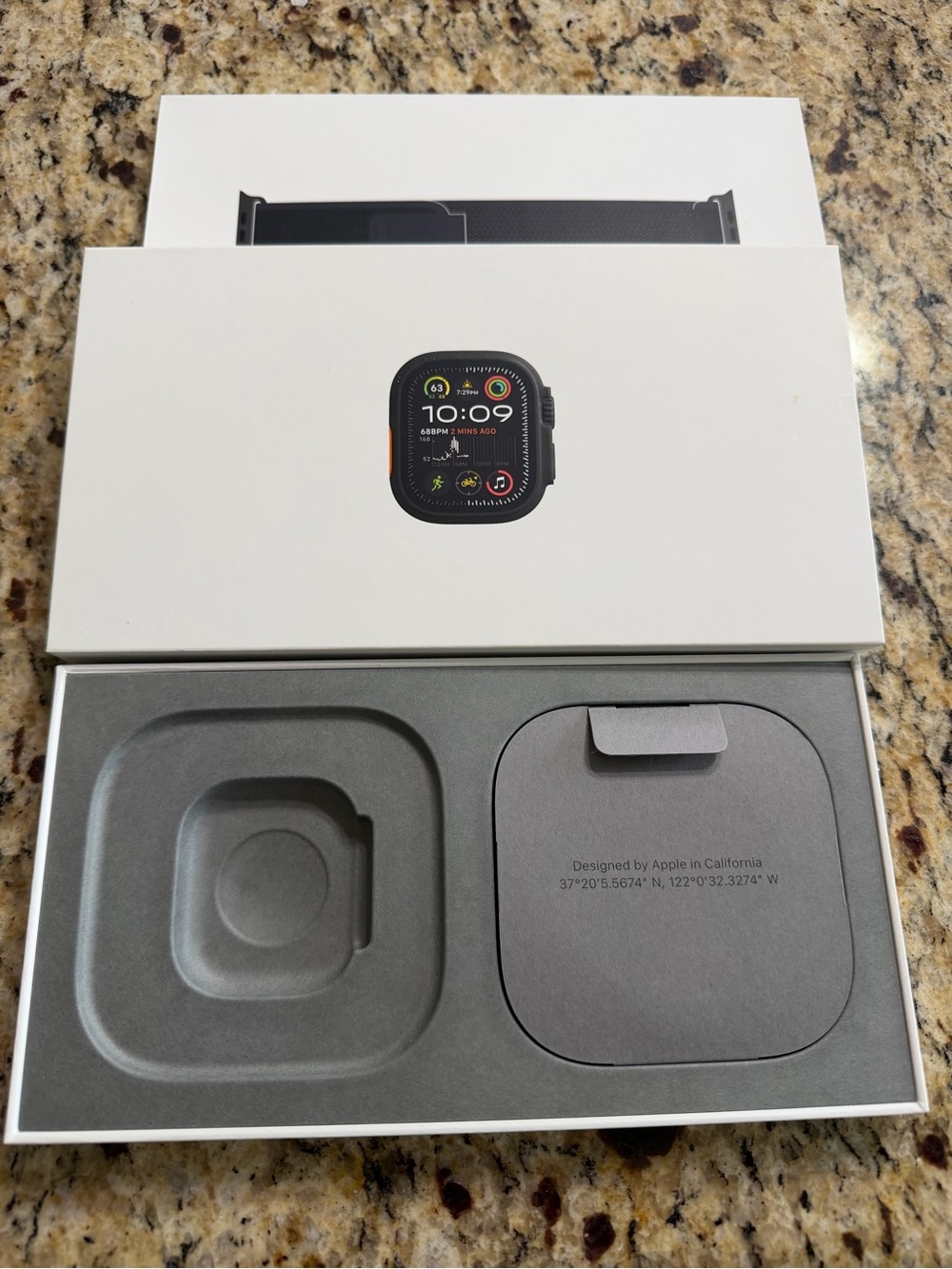Apple Watch ultra 2 black titanium - Picture 10 of 14
